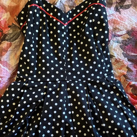 Cute Pinup Rockabilly Black and White Polka Dot A Line Dress with Red Trim - Picture 4 of 16